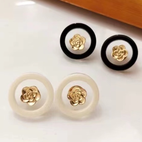 Anting Tusuk Sterling Silver 925 Desain Bunga Camellia Hitam Putih Gaya Retro Untuk Wanita