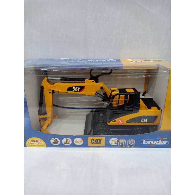 CAT Wheel Loader by BRUDER