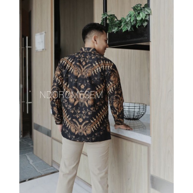 Batik Premium Terbaru Batik Warna Hitam Eksklusif ajotosatru sogan Batik Bahan katun halus terbaru