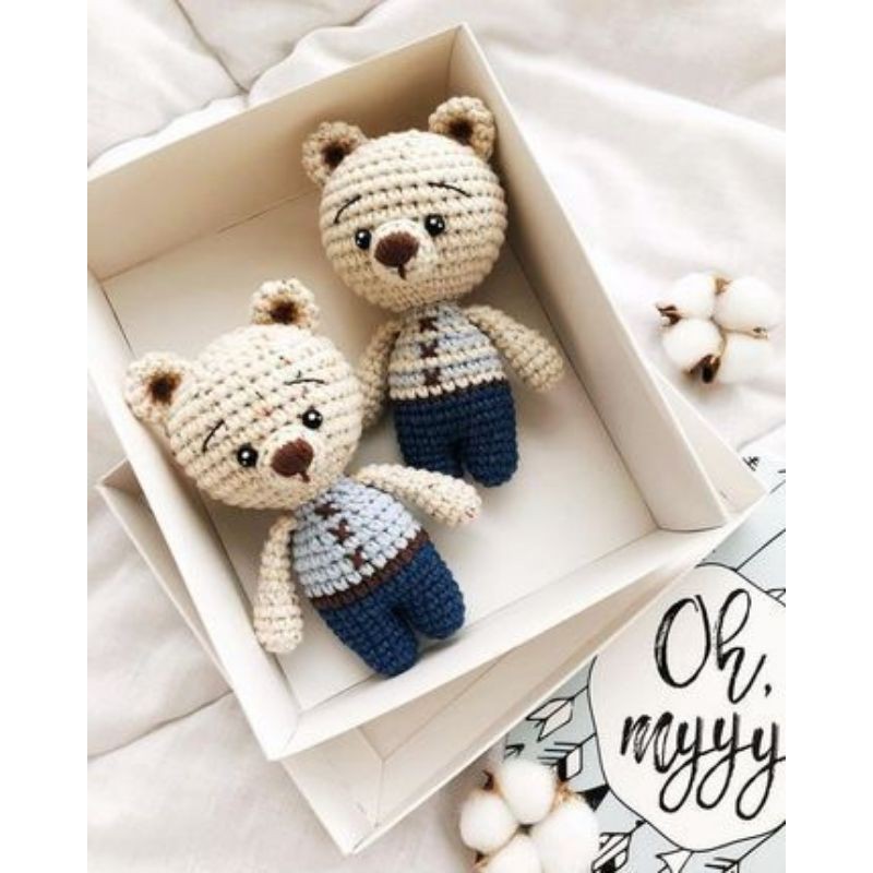 

(GIFT BOX) BERNARD THE BEARS MINI AMIGURUMI