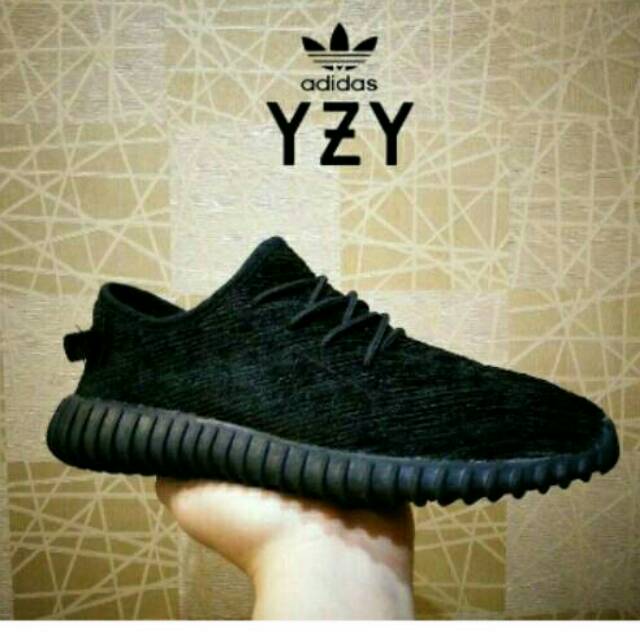 adidas yeezy hitam