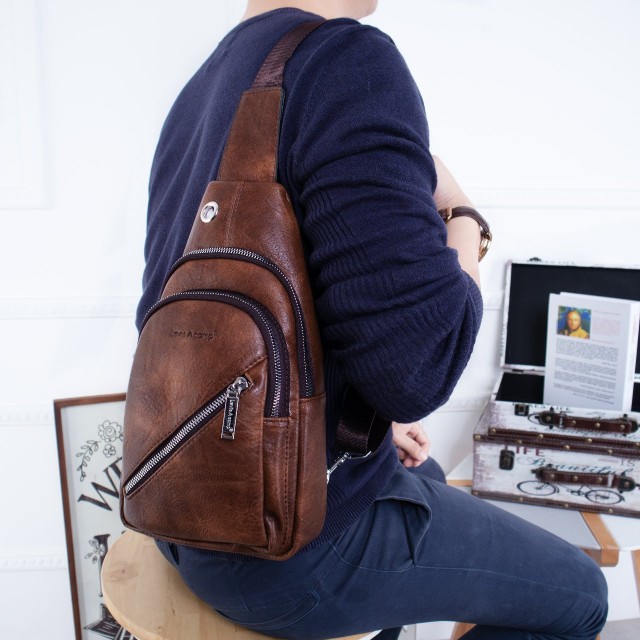 TAS SELEMPANG COWOK KULIT LEVIS A CAMP RICHARD SLING BAG A1592