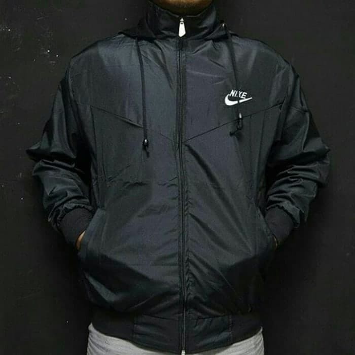 FASHION PRIA OUTERWEAR PRIA JAKET PARASUT NIKE WINDRUNNER POLOS HITAM M-XXL JAKET PARASIT MURAH