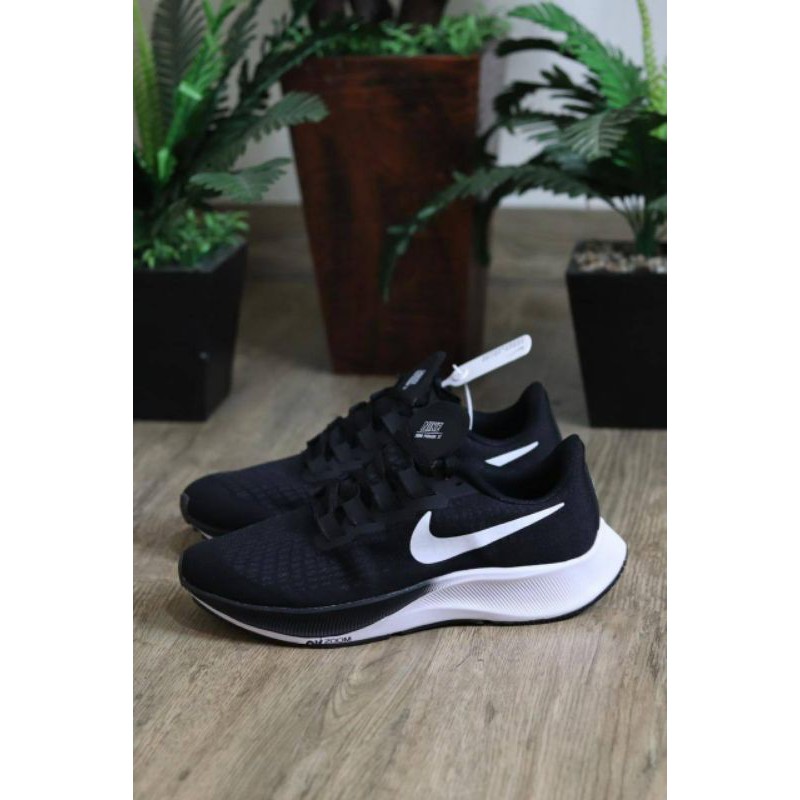 nike zoom pegasus 37 black white