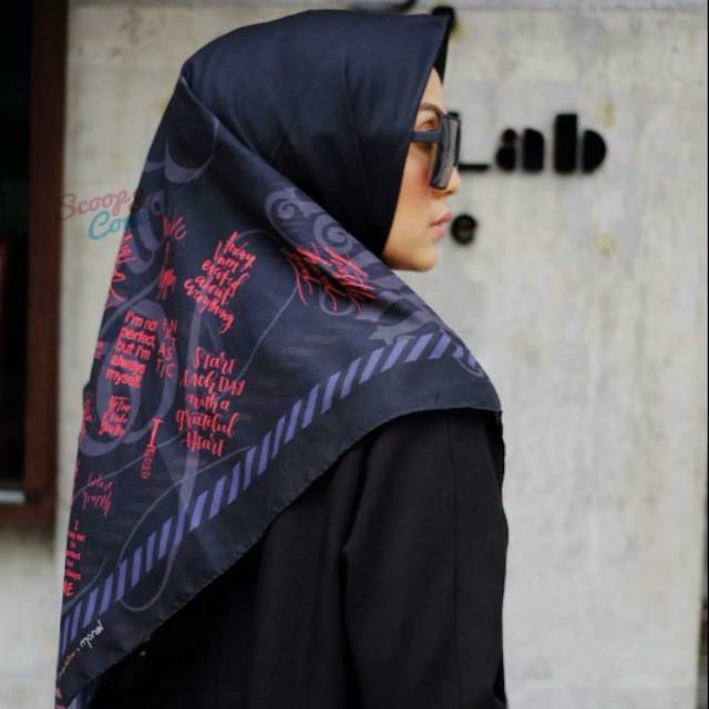 Scoop and cone printed scarf