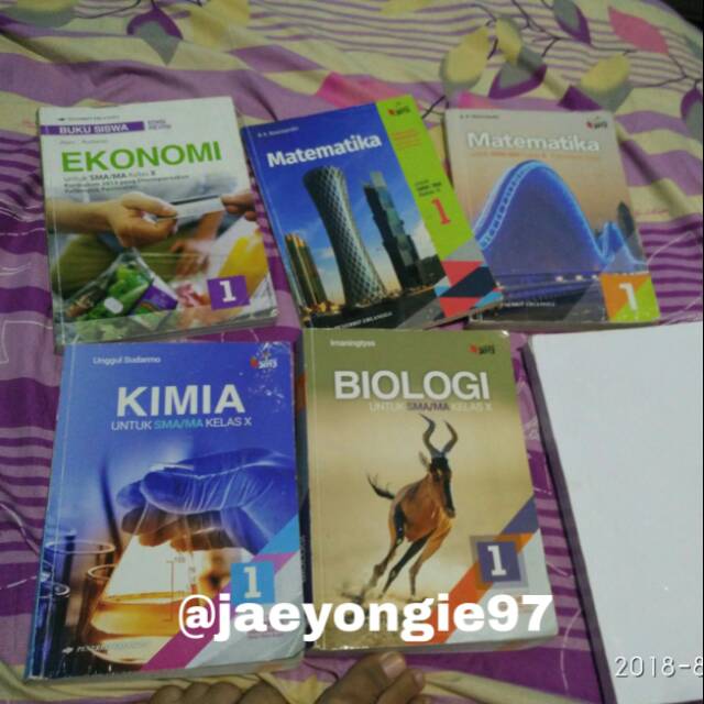 Buku Erlangga Kelas 10 Biologi Matematika Wajib dan Peminatan Ekonomi