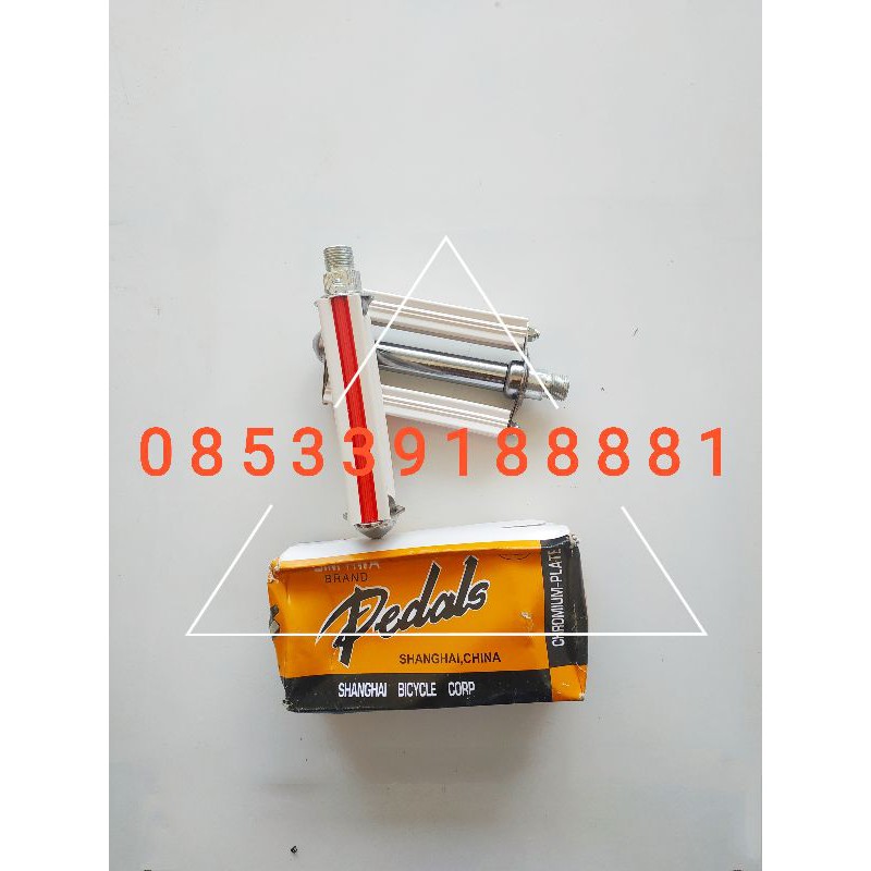Pedal sepeda onthel warna putih