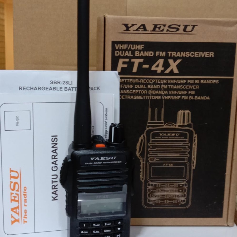 HT HANDY TALKIE YAESU FT-4X DUAL BAND