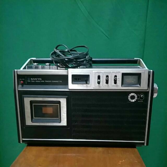 preloved Radio Sanyo Jadul kolektor koleksi barang antik