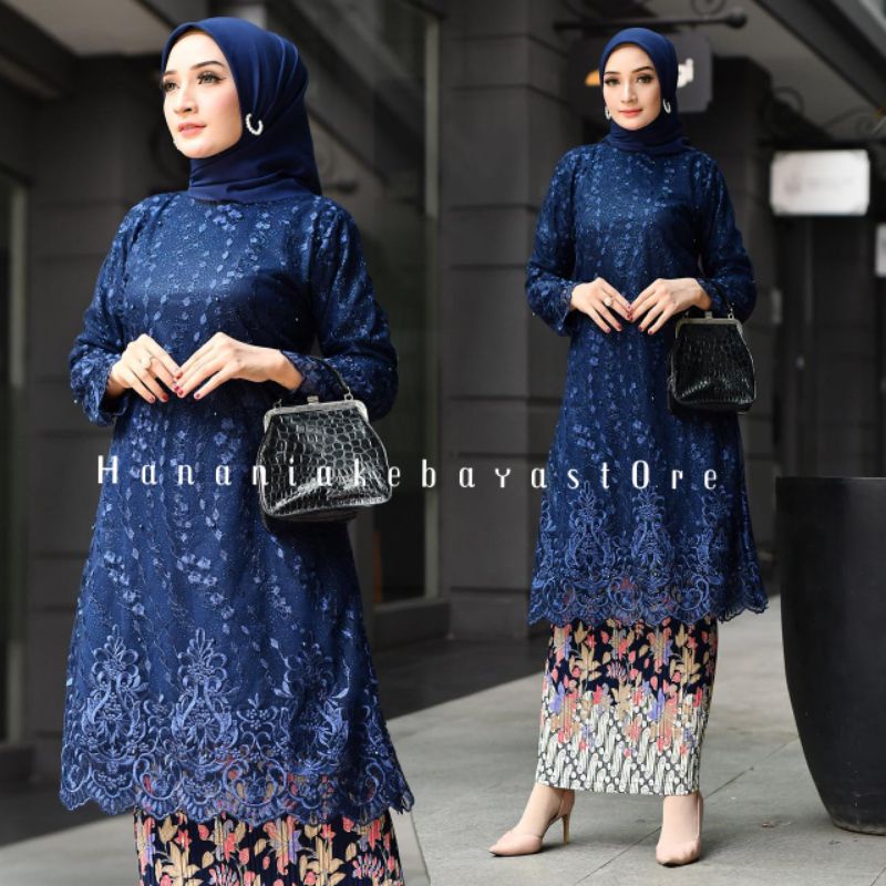 KEBAYA TUNIK MODERN / KEBAYA WISUDA / KEBAYA MODERN / KEBAYA PESTA / KEBAYA KONDANGAN / KEBAYA PENGANTIN / KEBAYA LAMARAN / KEBAYA AKAD / KEBAYA MUSLIM / KEBAYA TRADISIONAL / KEBAYA TERBARU / KEBAYA KEKINIAN / OUTFIT KEBAYA MODERN / KEBAYA MEWAH / KEBAYA