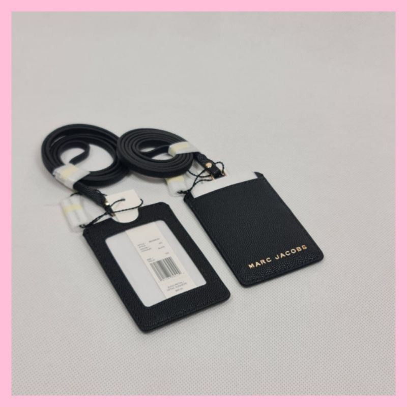 

Jual NameTag Marc Jacobs MJ LANDYARD Color New Nero Black. Branded Original Murah