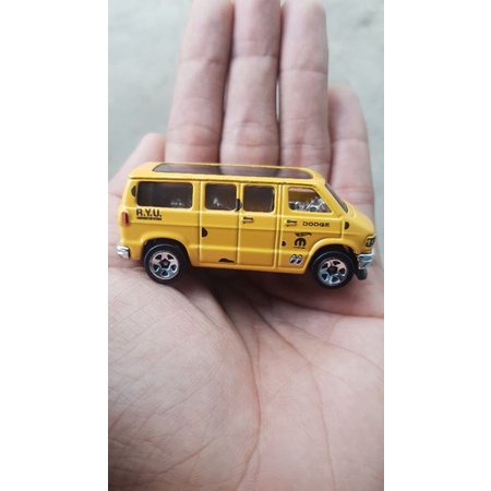 LOOSE UNRIVET DODGE VAN HOT WHEELS MULUS BEKAS PAJANGAN DI RAK ORIGINAL MATTEL KOLEKSI DIECAST MAINA