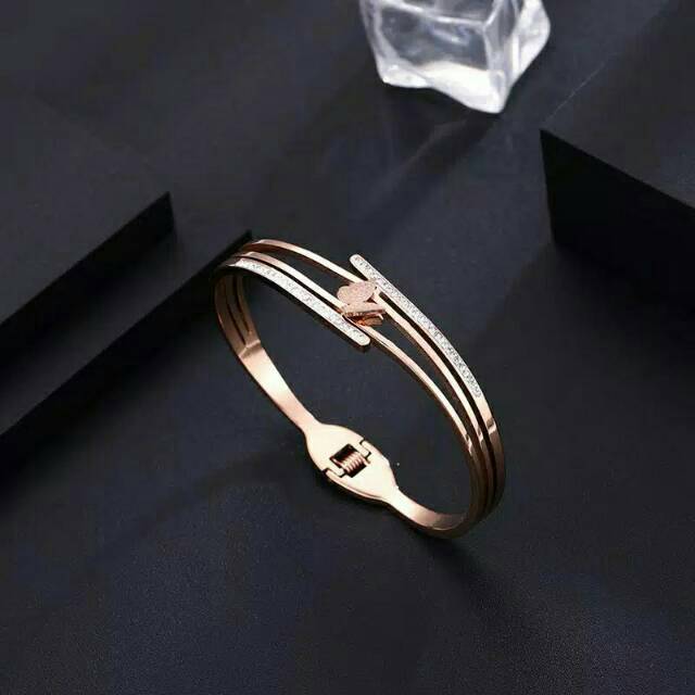 GG Gelang Bangle Aksen Kupu-kupu Titanium Lapis Emas 18K # GB-121