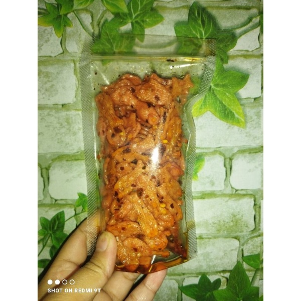 

Kerupuk_Ikan_Pedas_Daun_Jeruk