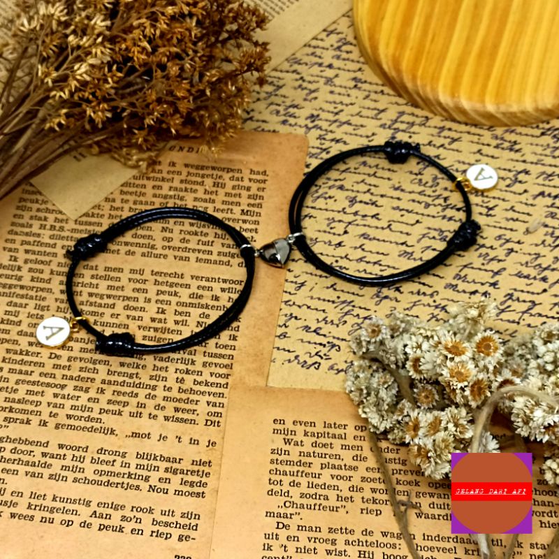 2 PCS/SEPASANG GELANG COUPLE MAGNET INISIAL EPOXY PUTIH GELANG INISIAL EPOXY MAGNET