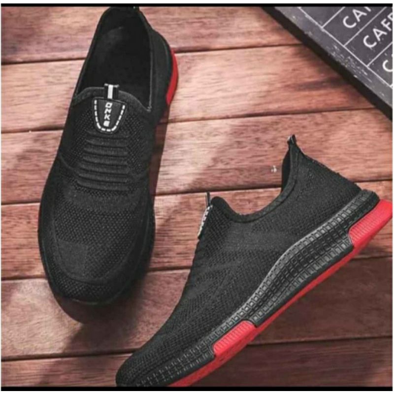 Sepatu slip on pria casual terlaris DNKE simple tanpa tali