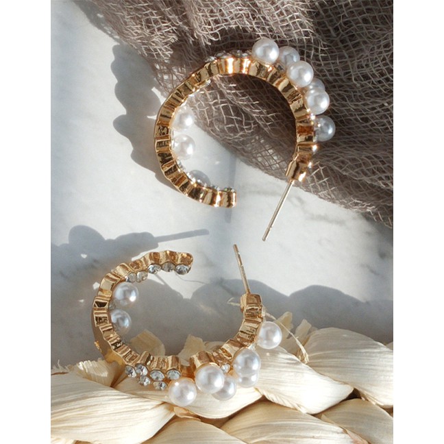 LRC Anting Tusuk Fashion Alloy Diamond Pearl Stud Earrings F72479