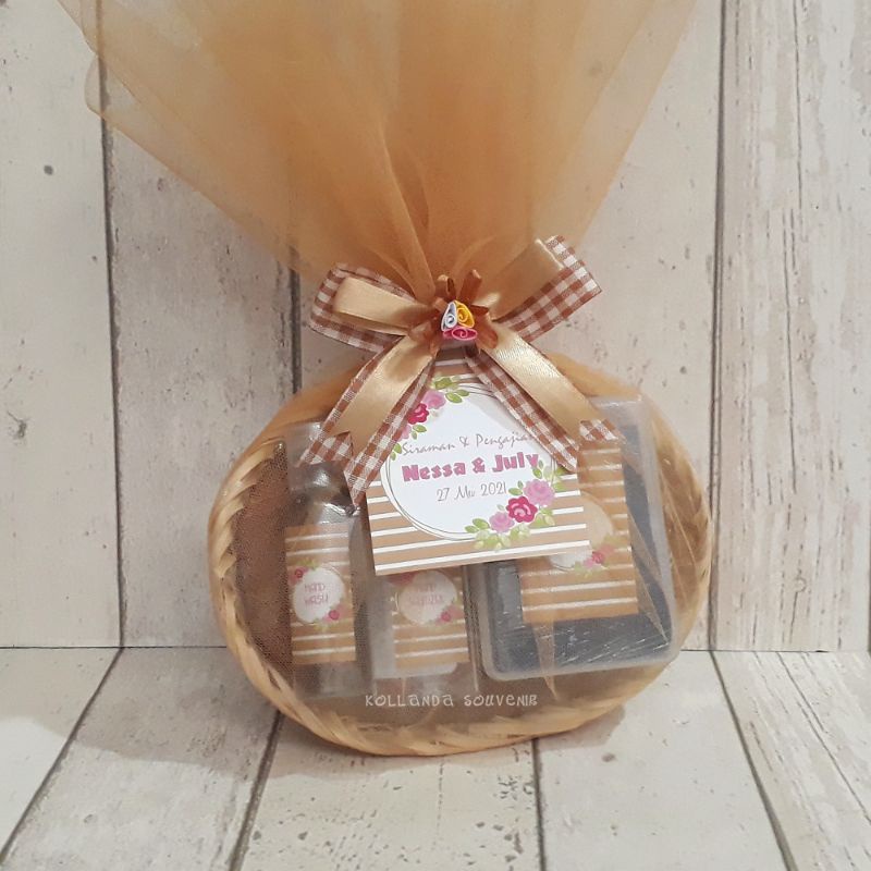 HAMPERS/SOUVENIR SIRAMAN/GIFT HAND SANITIZER,HAND WASH, MASKER