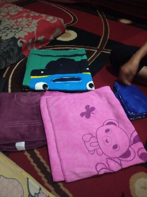 Handuk Karakter  Tipis Hm - Uk -/+ 70* 140 Cm