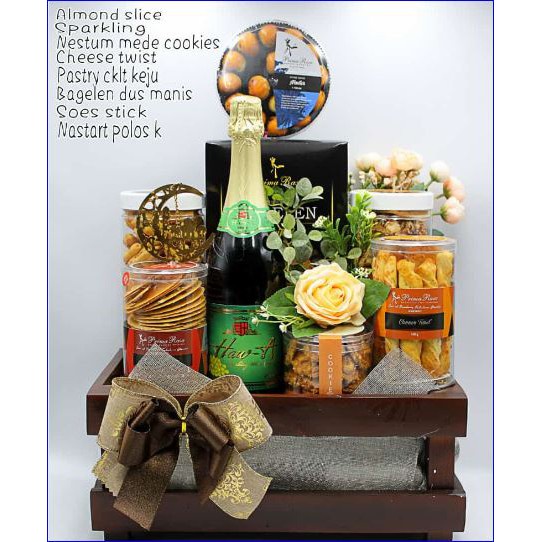 

READY CIKARANG 02 NOV 2024 - HAMPERS 6 PRIMA RASA BANDUNG HAMPER GIFT PARCEL BEST SELLER COOKIES SPARKLING ORIGINAL NATAL CHRISTMAS PAKET PACKAGE IDUL FITRI RAMADAN LEBARAN FESTIVE SEASON CNY CHINESE NEW YEAR MOONCAKE IMLEK