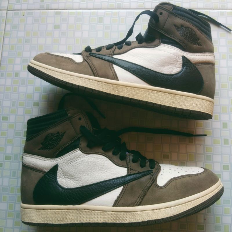 Sepatu Second Nike Air Jordan 1 X Travis Scott