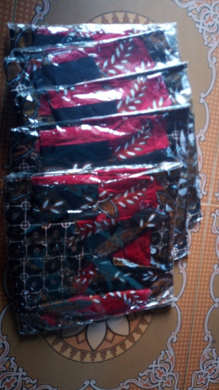 Kemeja Batik Lengan Panjang Motif Adipati