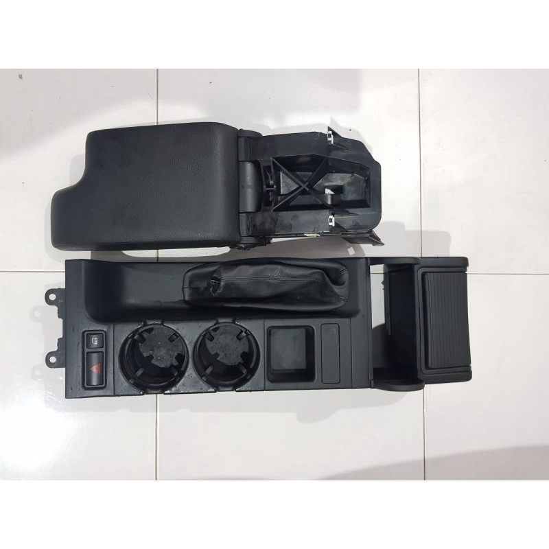 konsole box armrest bmw e46 sesuai dengan foto