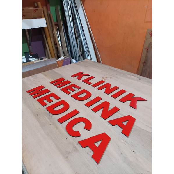 

Huruf Timbul Akrilik Spon Tinggi 15cm