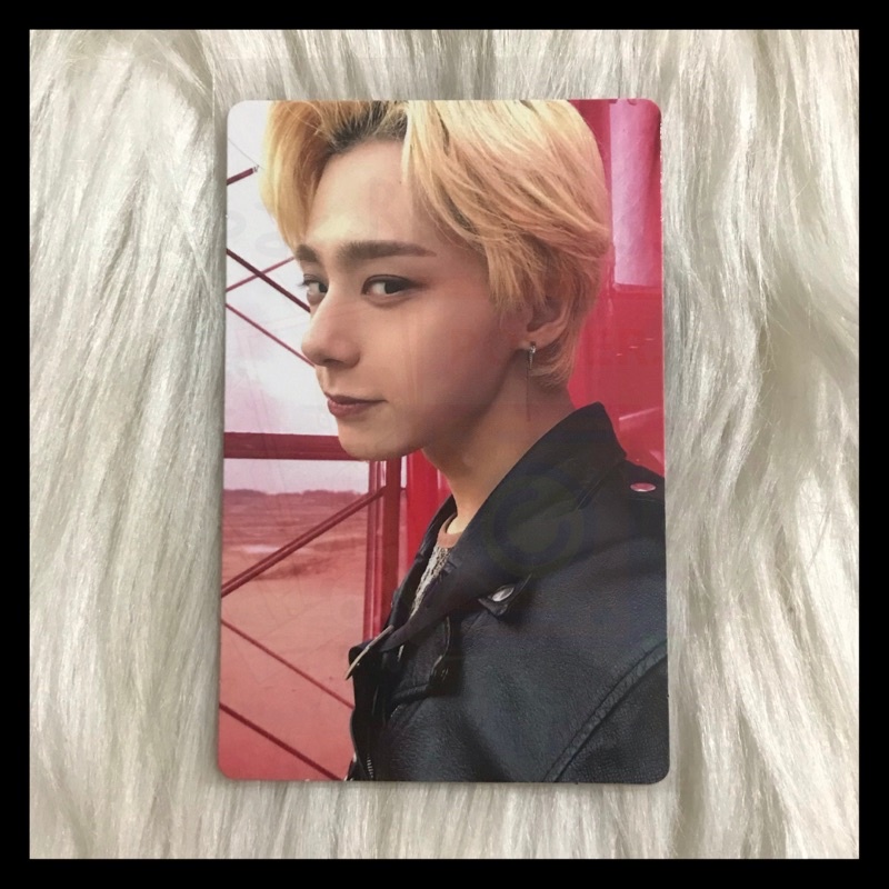 

ONEUS HWANWOONG PHOTOCARD OFFICIAL 6TH MINI ALBUM ‘BLOOD MOON’ THEATRE Ver.