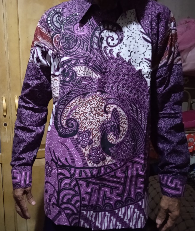 Nugroho Ungu Kemeja Batik Pria Lengan Panjang Lapis Furing Reguler Fit Katun Primisima Batik Solo
