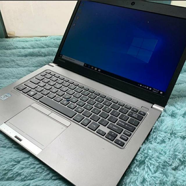 TOSHIBA ultrabook i7
