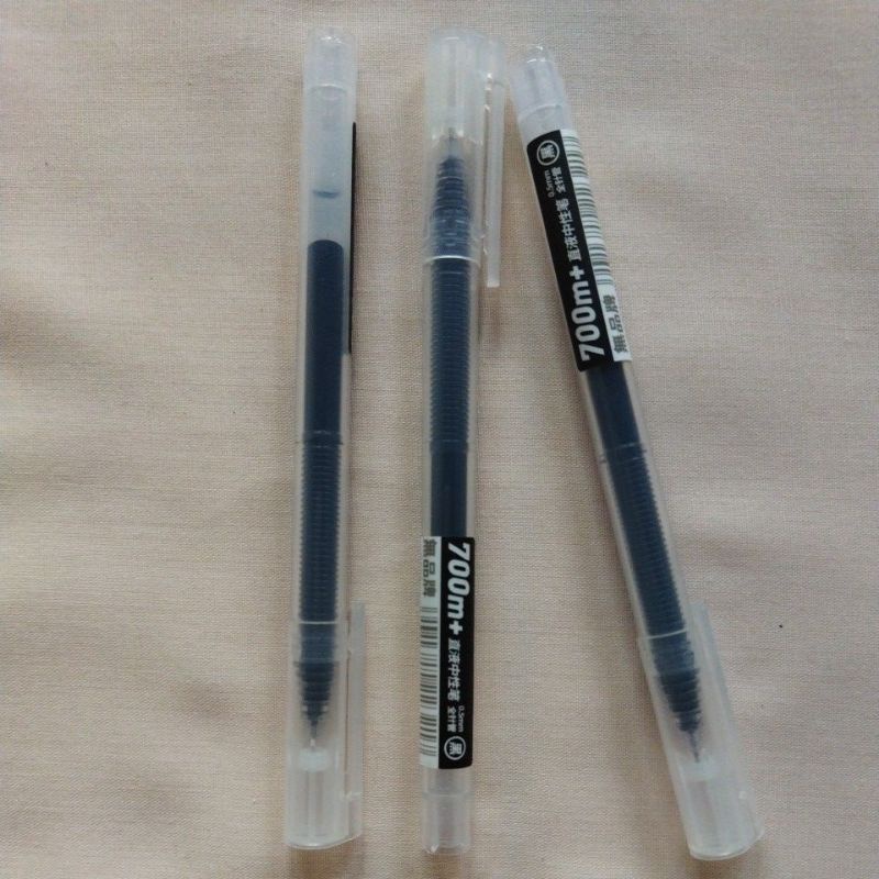 

Pulpen hitam gel