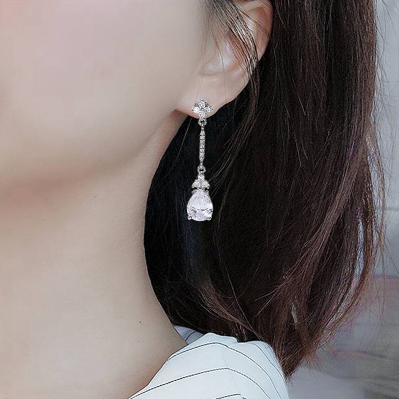 Anting Tusuk Gantung Wanita Hias Kristal Cubic Zirconia Warna Silver Untuk Pernikahan