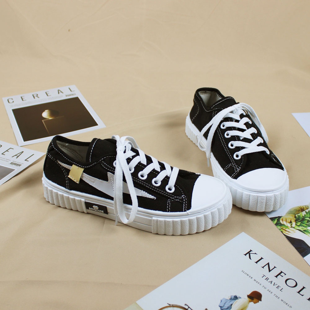 Sepatu Sneakers Korean Style Boyscode Motif Thunder Pendek Hitam Putih / Sepatu Canvas Korea Terbaru Kekinian