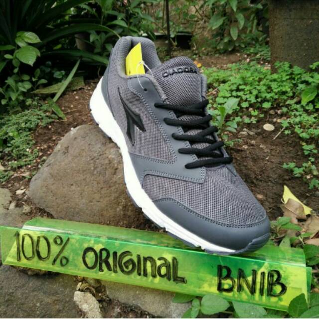 Sepatu Diadora Original BNIB