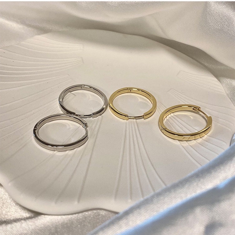 Anting Bentuk Lingkaran Warna Emas Dan Silver Bahan Tembaga Anti Karat Untuk Wanita