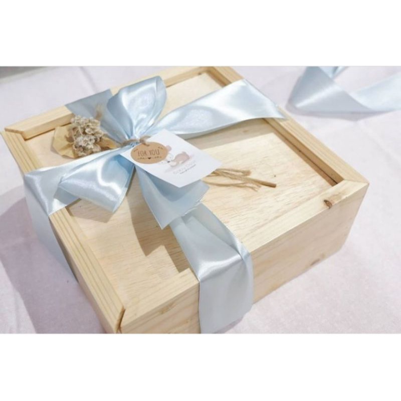 

hampers wooden sliding box