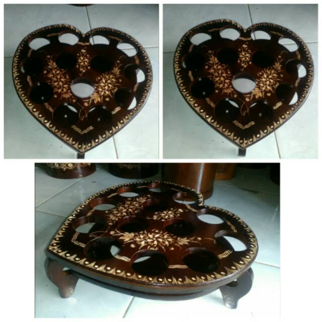 Tempat air gelasan bentuk love