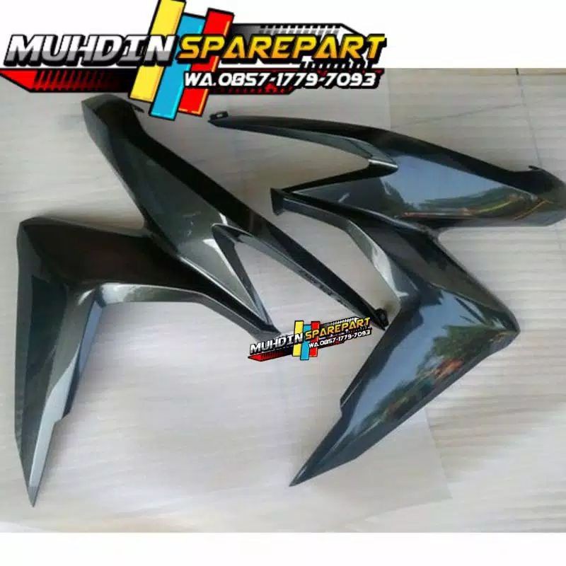 Sayap Samping kap depan Vario New 125 150 Kanan kiri warna Grey abu abu Original