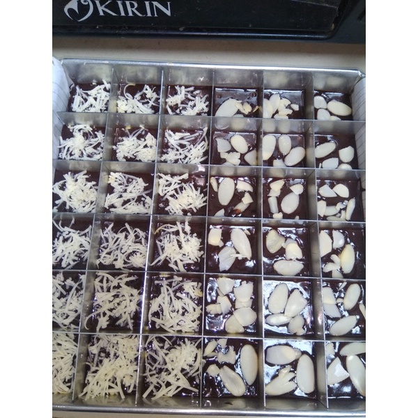 

LazeezbyZilfa Fudgy Brownies Skat