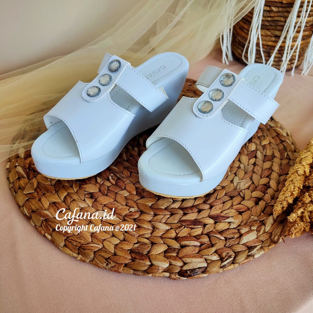 Sandal Wedges Wanita Permata SDW345
