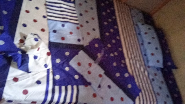 Sprei  140 X 200 Sampai 180 X 200 : 64 Ribu - 70 Ribu ( B 2 + G 2 )