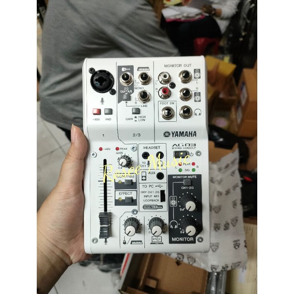 Mixer Yamaha AG03 Original