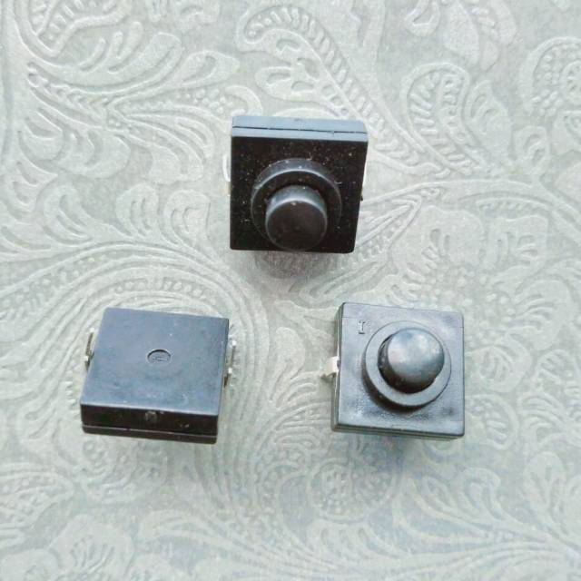 Switch on/off untuk senter