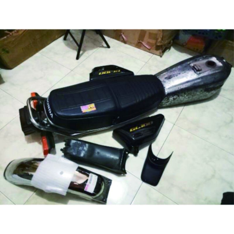 Paket body set Honda GL100 tangki original copotan motor