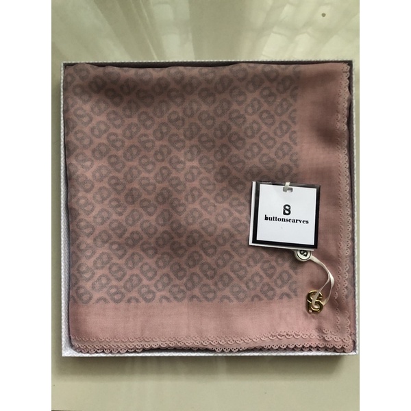 tapis square buttonscarves tea rose