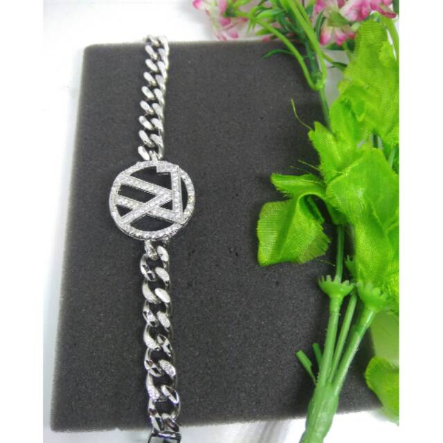 Gelang lv 07