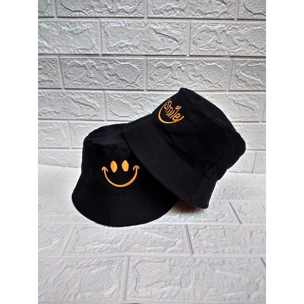 Topi bucket atau buckethat motif bordir smile