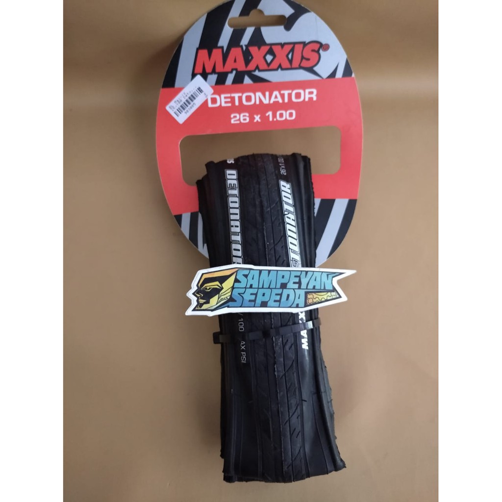 Ban Luar Maxxis 26x100 Detonator Hitam