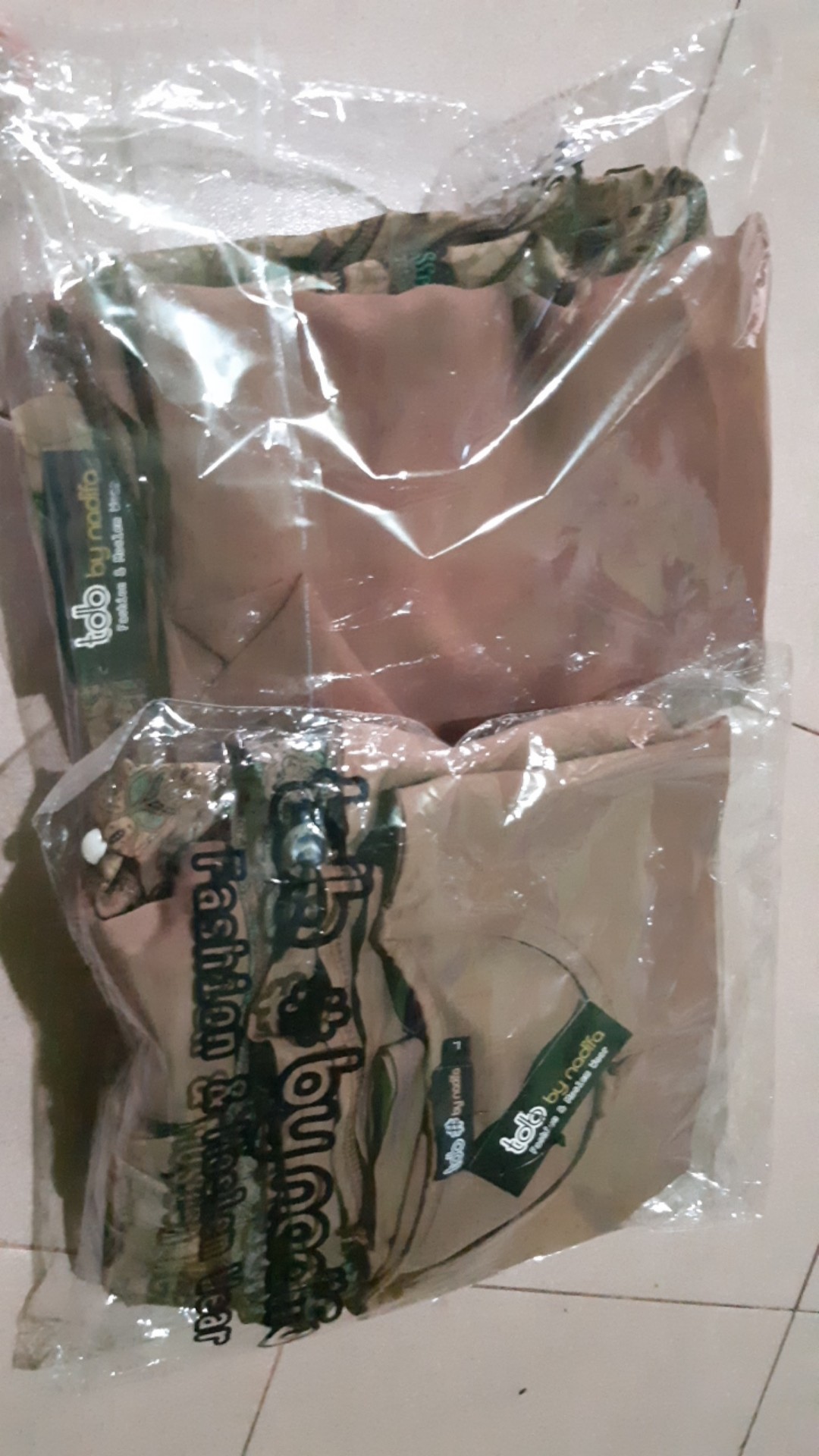 Terbaru Gamis Remaja Couple Pasangan Batik Baloteli Dress Wanita Couple Mewah Motif Batik Premium